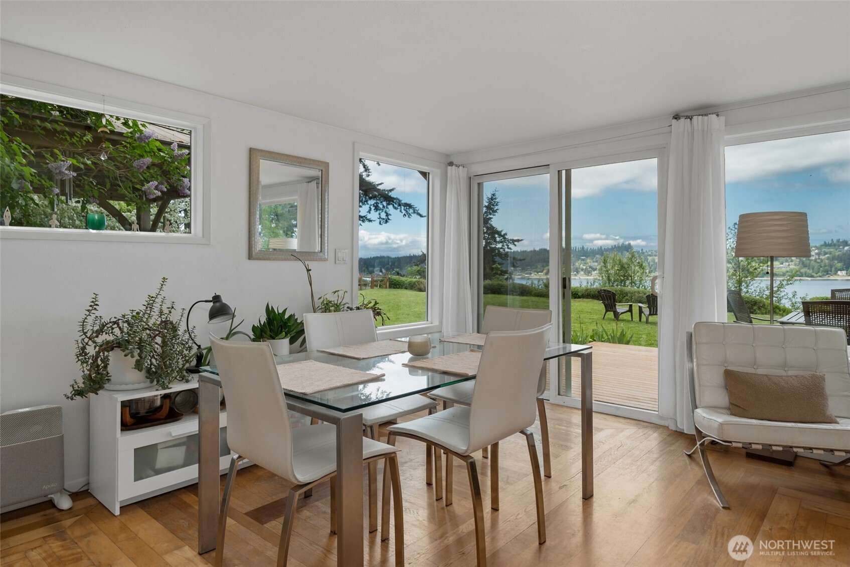 5222 East Harbor Road , Freeland, WA 98249