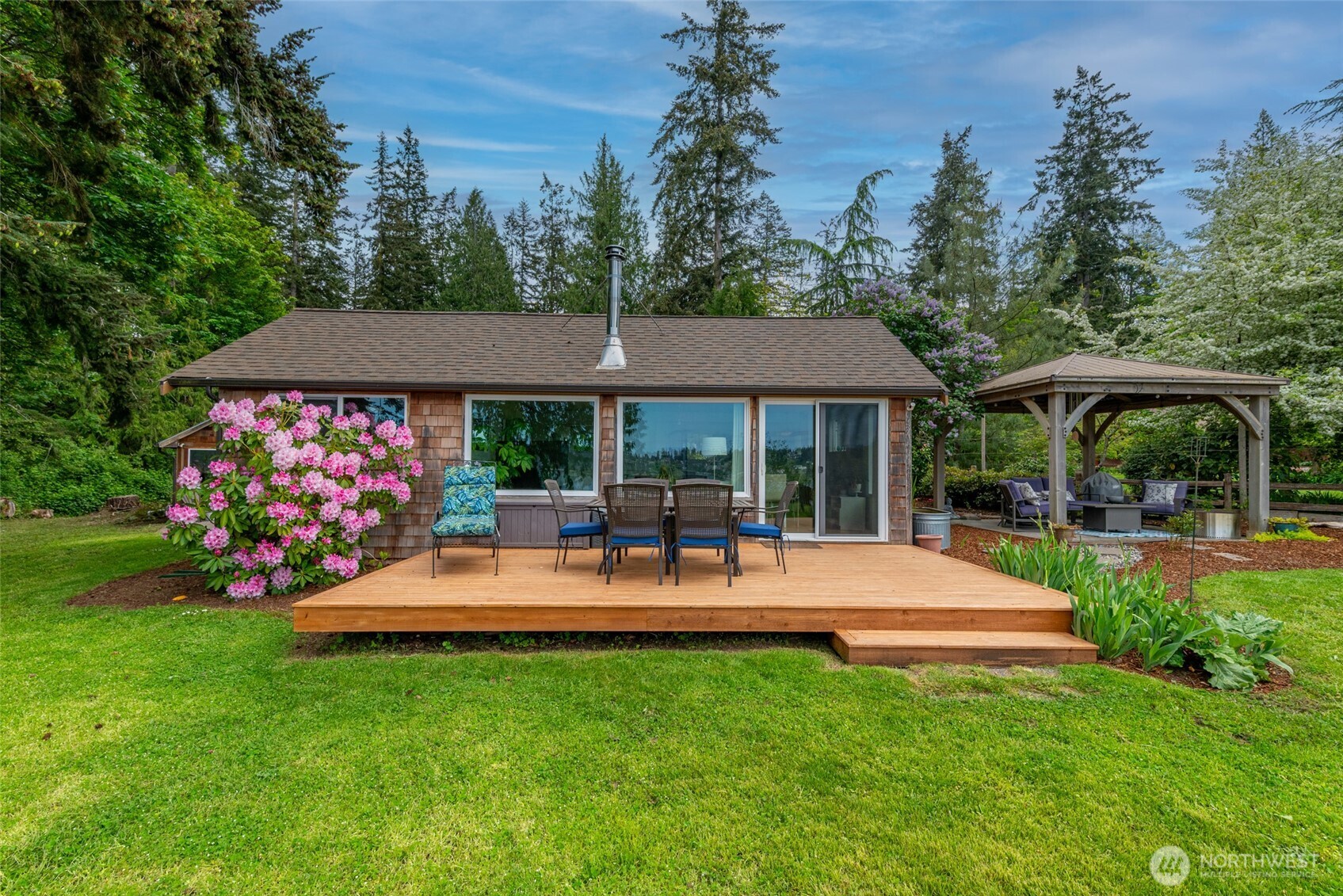 5222 East Harbor Road , Freeland, WA 98249