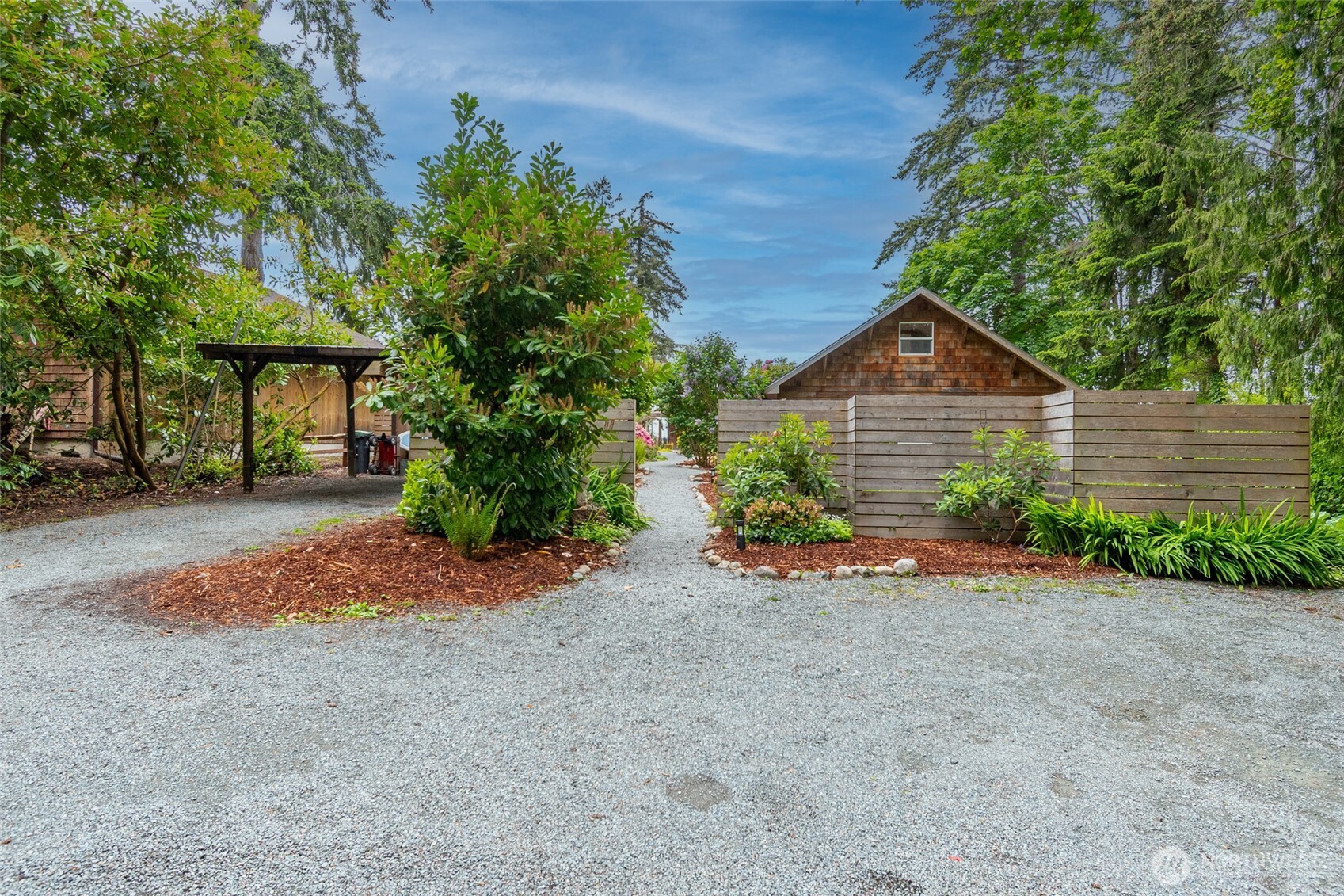 5222 East Harbor Road , Freeland, WA 98249