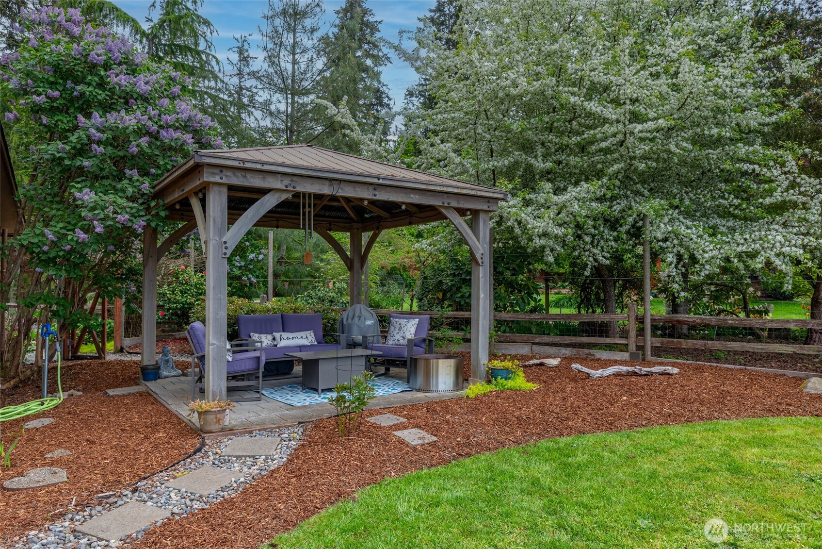 5222 East Harbor Road , Freeland, WA 98249