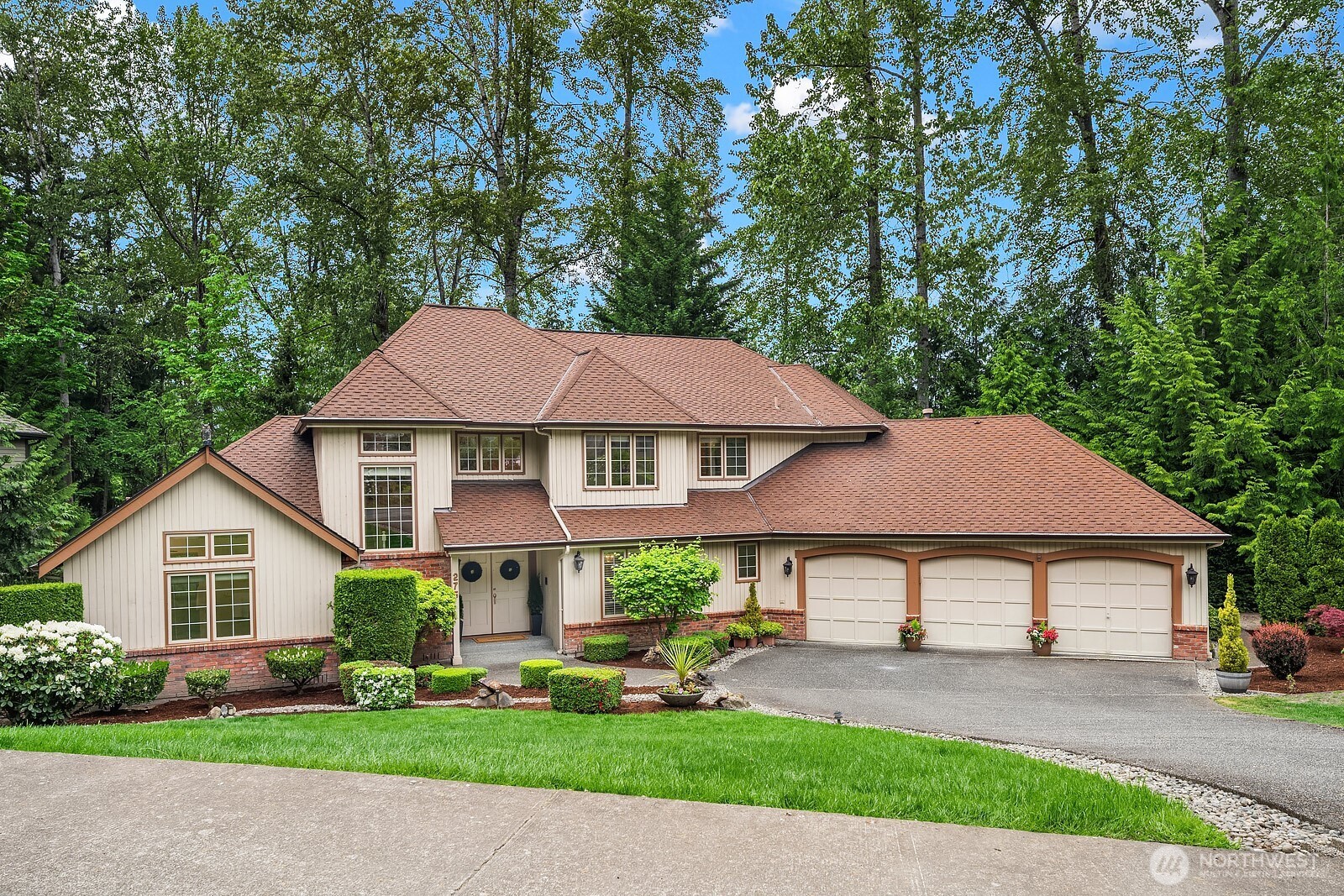 275 Mt Quay Drive NW, Issaquah, WA 98027