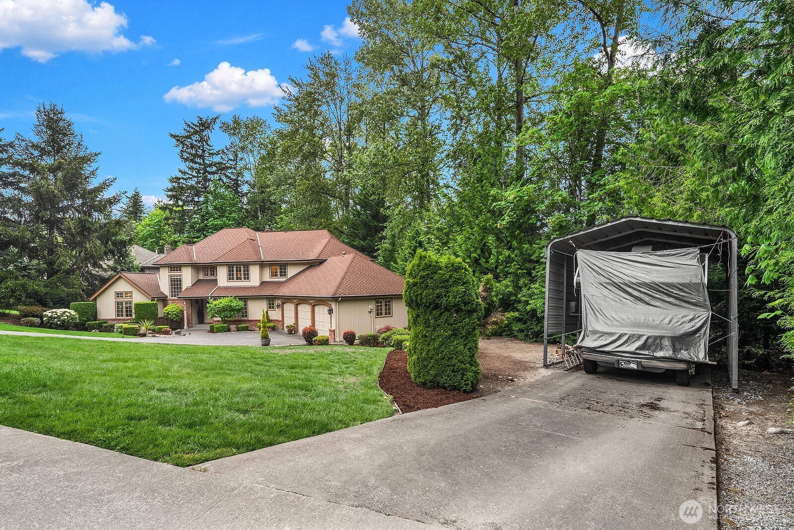 275 Mt Quay Drive NW, Issaquah, WA 98027