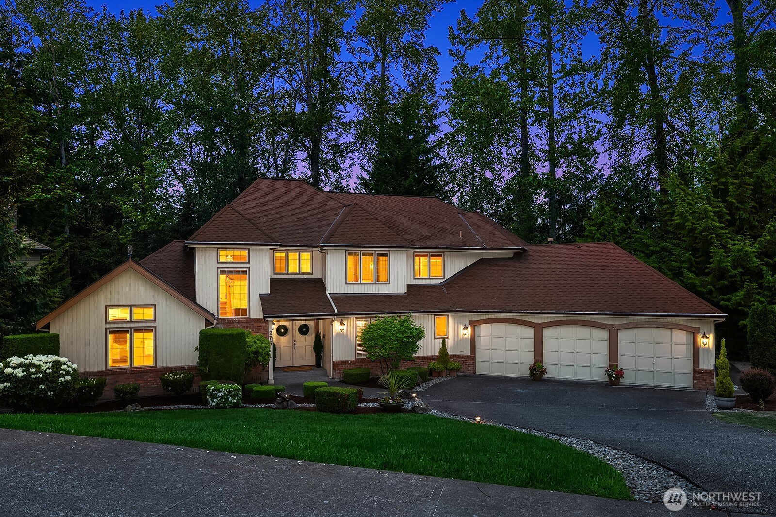 275 Mt Quay Drive NW, Issaquah, WA 98027