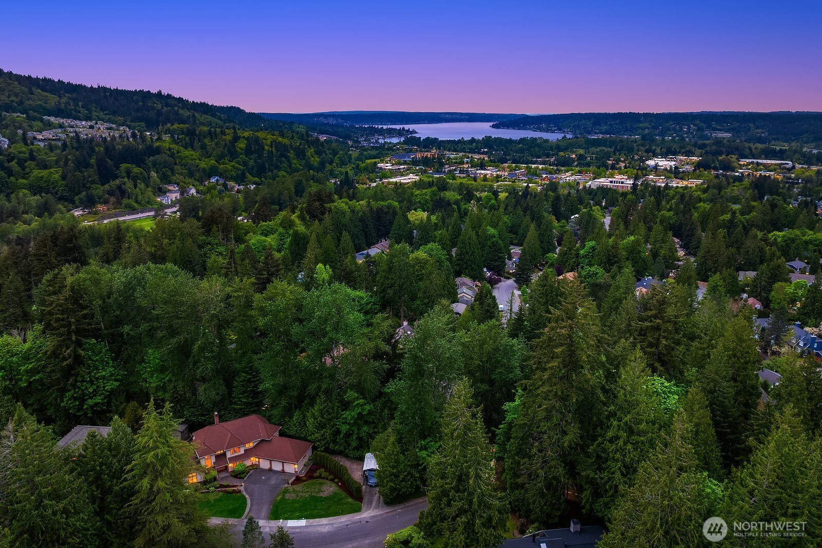 275 Mt Quay Drive NW, Issaquah, WA 98027
