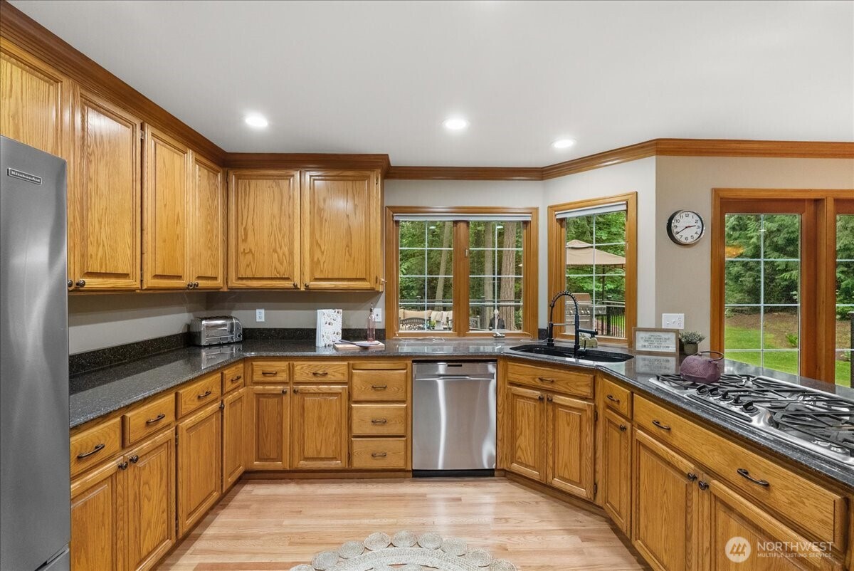21310 NE 101st Court , Redmond, WA 98053