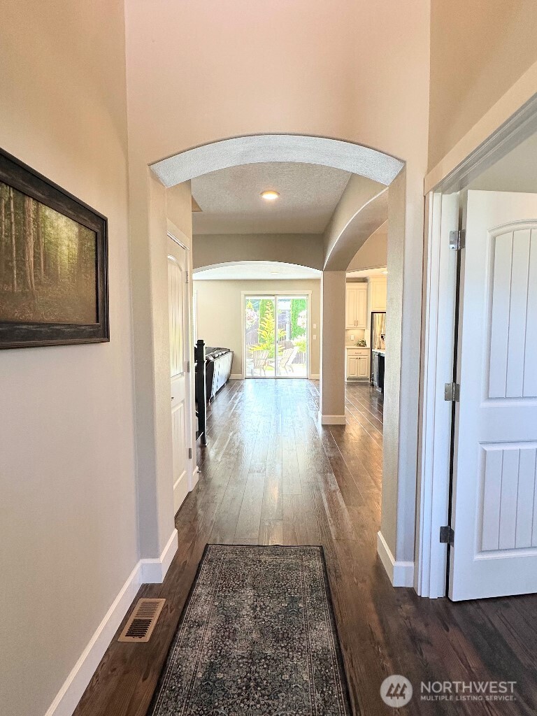885 N Squire Drive , Ridgefield, WA 98642