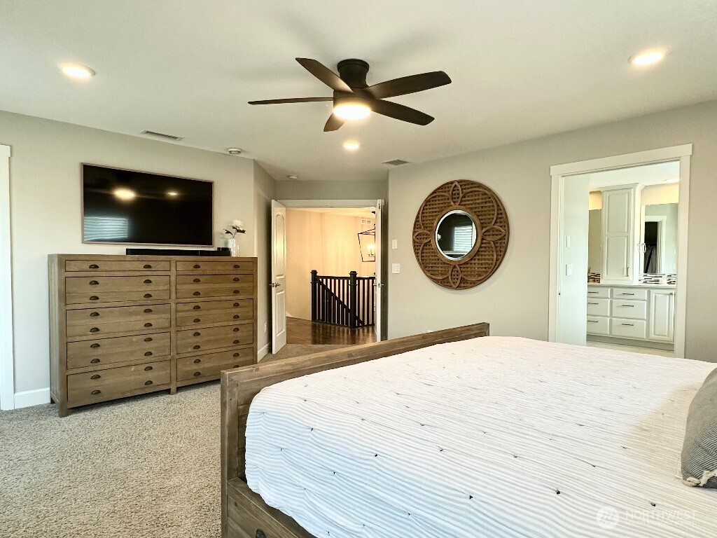 885 N Squire Drive , Ridgefield, WA 98642