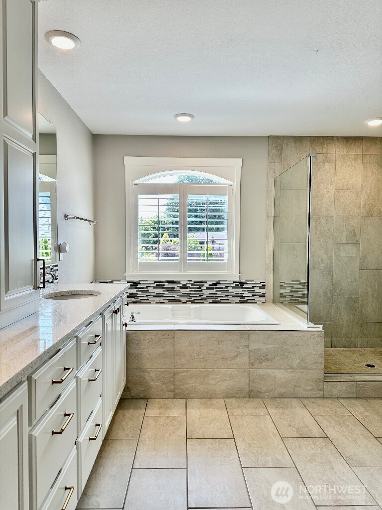 885 N Squire Drive , Ridgefield, WA 98642