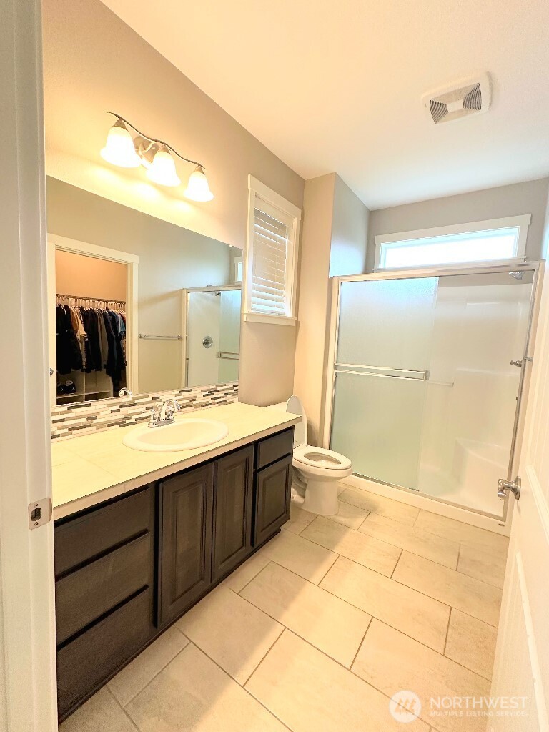 885 N Squire Drive , Ridgefield, WA 98642