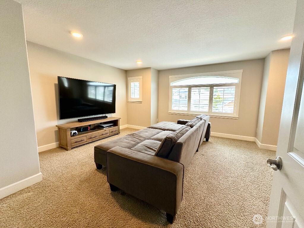 885 N Squire Drive , Ridgefield, WA 98642
