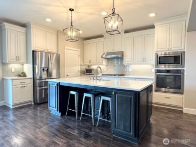 885 N Squire Drive , Ridgefield, WA 98642 - Photo 4