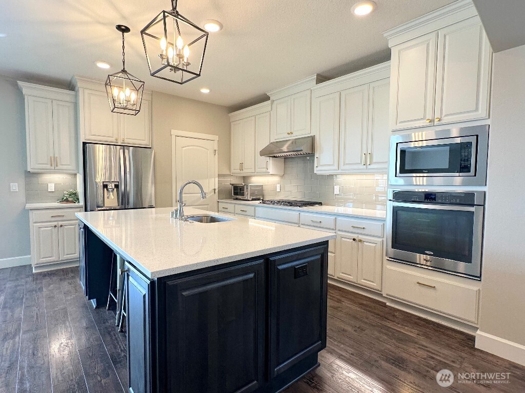 885 N Squire Drive , Ridgefield, WA 98642