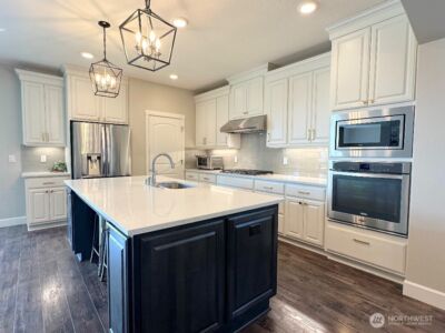 885 N Squire Drive , Ridgefield, WA 98642 - Photo 5