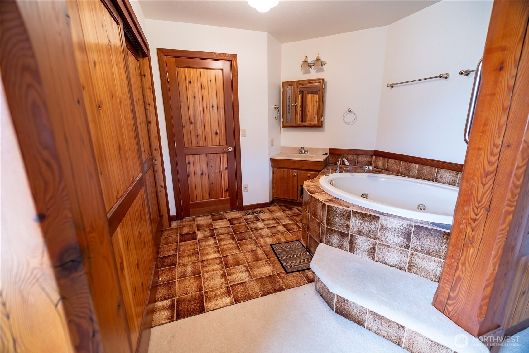 6 Orchard Loop S. , Tonasket, WA 98855