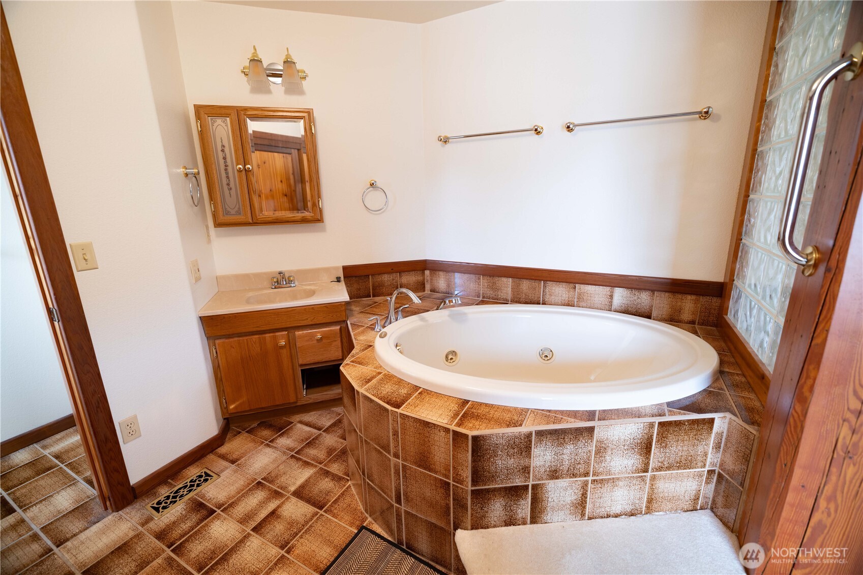 6 Orchard Loop S. , Tonasket, WA 98855