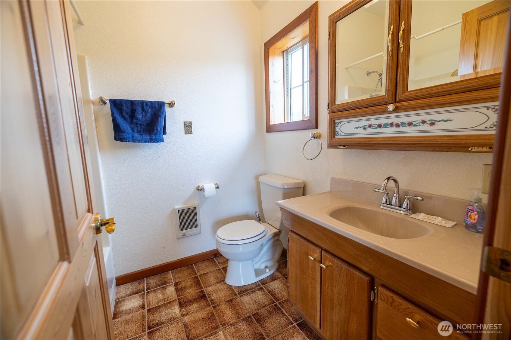 6 Orchard Loop S. , Tonasket, WA 98855