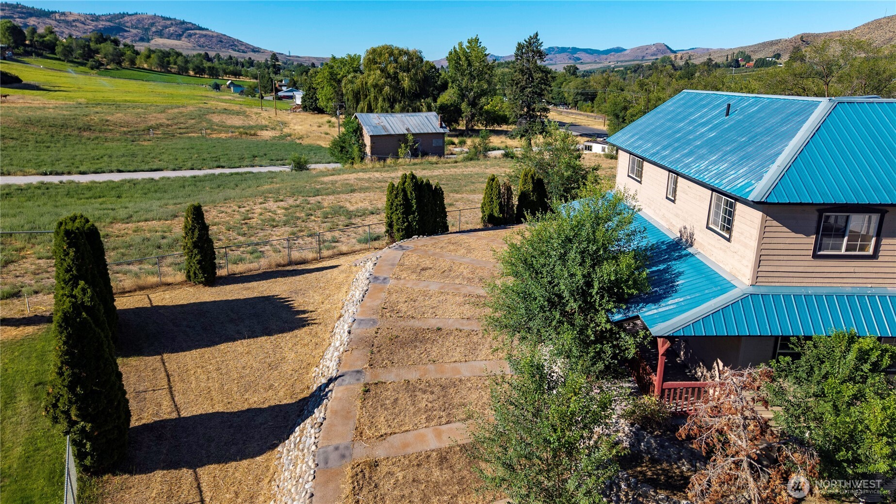 6 Orchard Loop S. , Tonasket, WA 98855