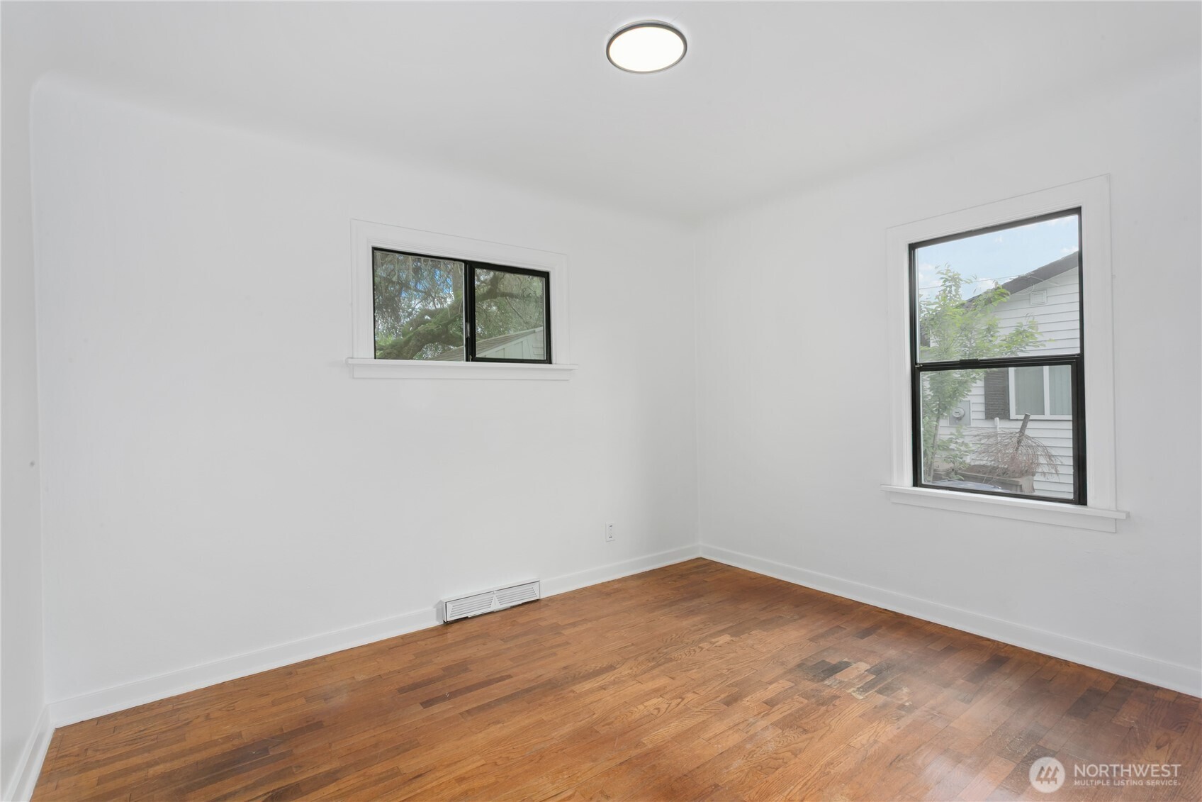 5005 Yakima Avenue , Tacoma, WA 98408