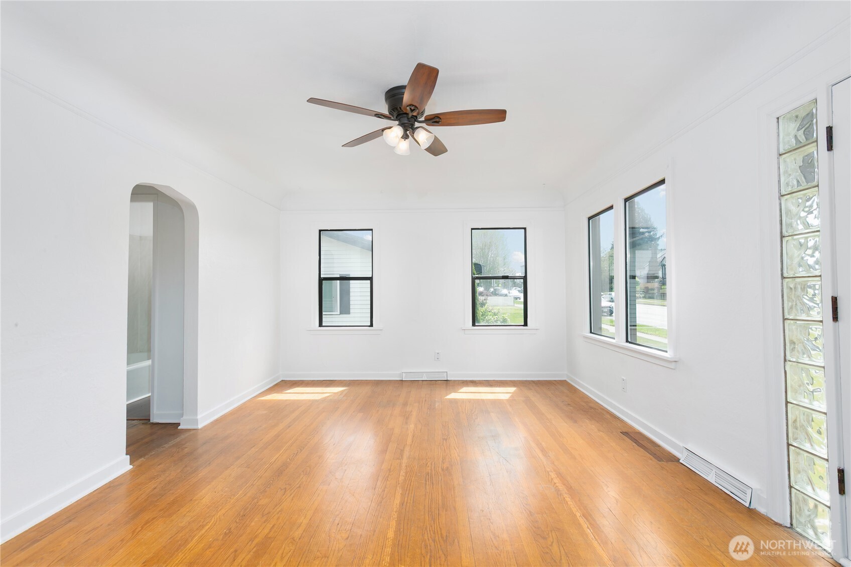 5005 Yakima Avenue , Tacoma, WA 98408