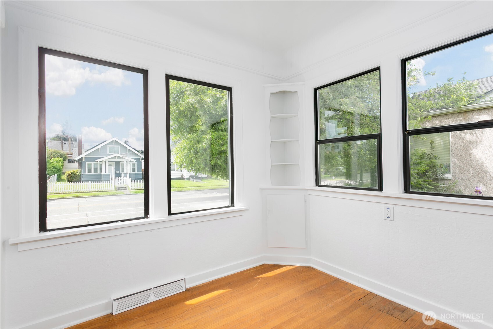 5005 Yakima Avenue , Tacoma, WA 98408