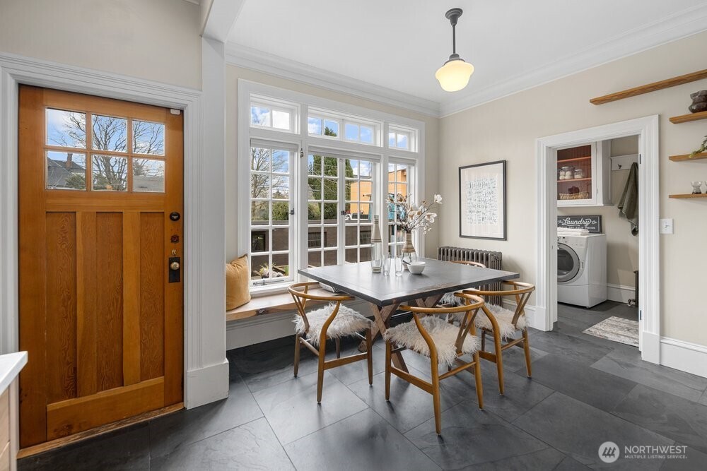 610 16th Avenue E, Seattle, WA 98112