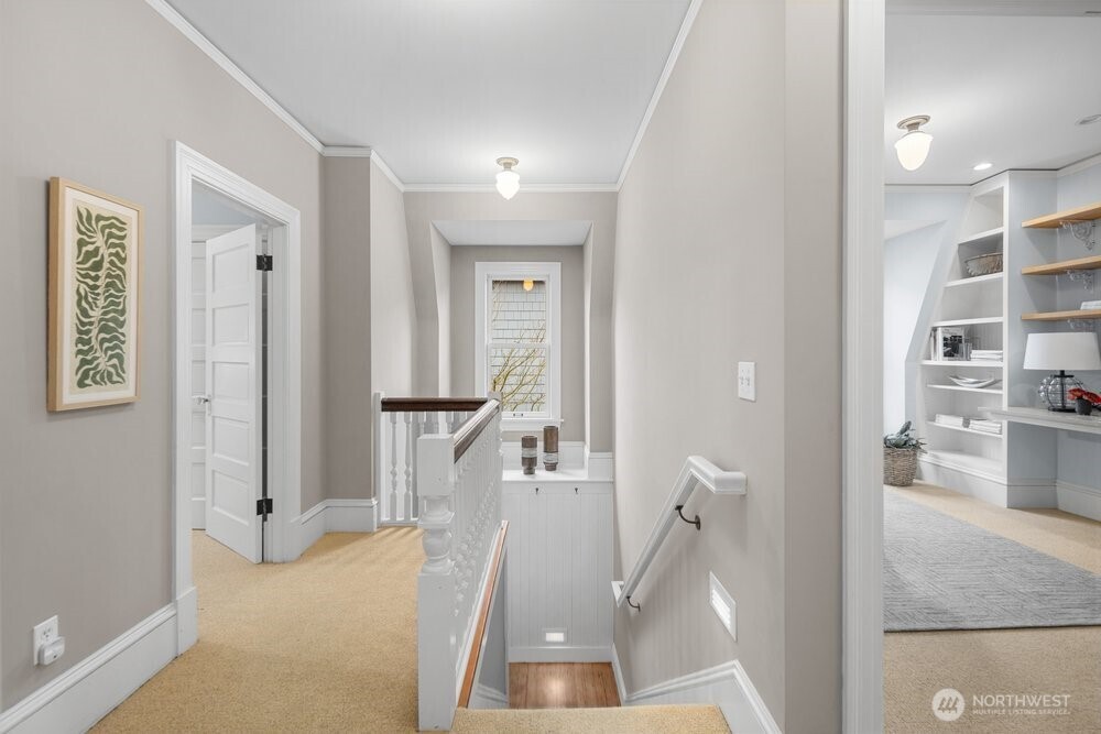 610 16th Avenue E, Seattle, WA 98112