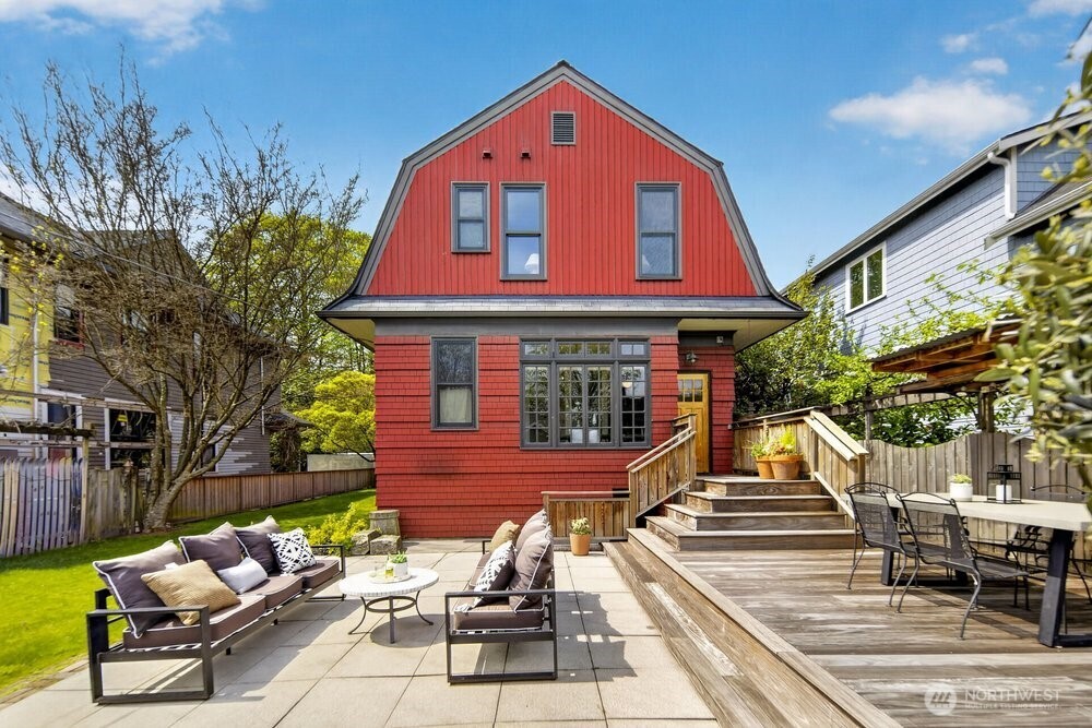 610 16th Avenue E, Seattle, WA 98112