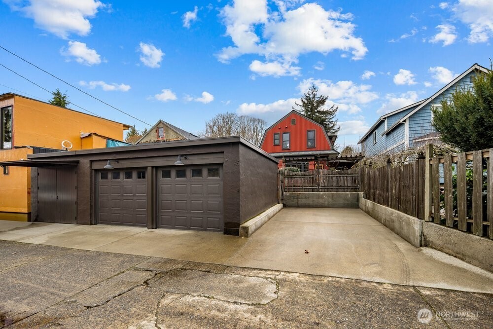 610 16th Avenue E, Seattle, WA 98112