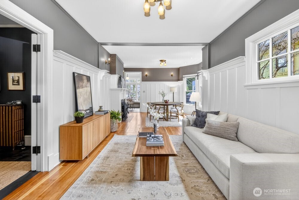 610 16th Avenue E, Seattle, WA 98112