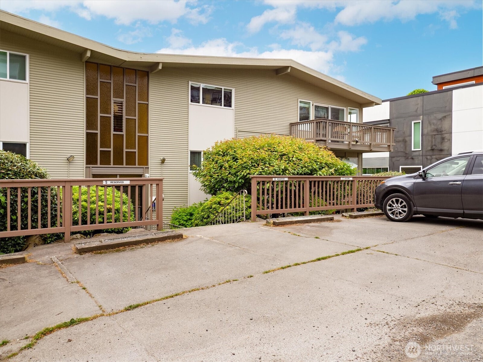2552 14th Avenue W #403, Seattle, WA 98119