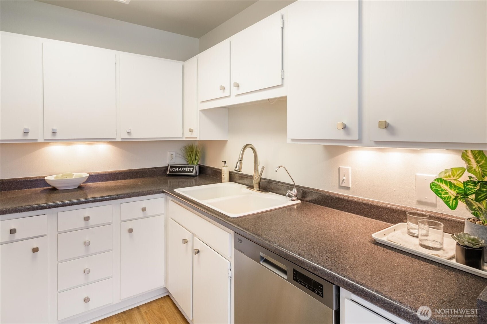2552 14th Avenue W #403, Seattle, WA 98119