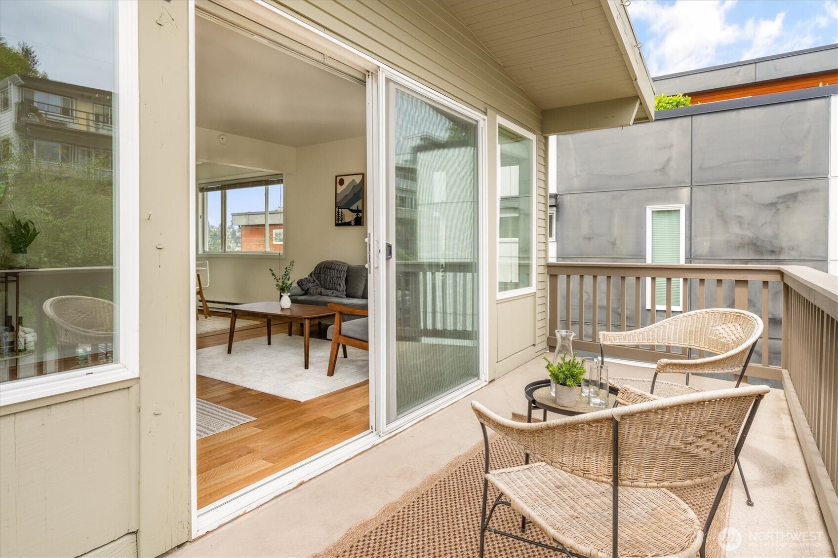 2552 14th Avenue W #403, Seattle, WA 98119