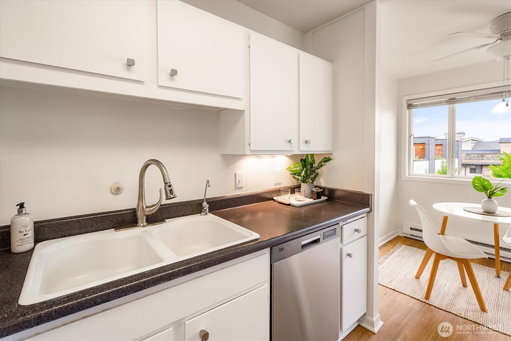 2552 14th Avenue W #403, Seattle, WA 98119