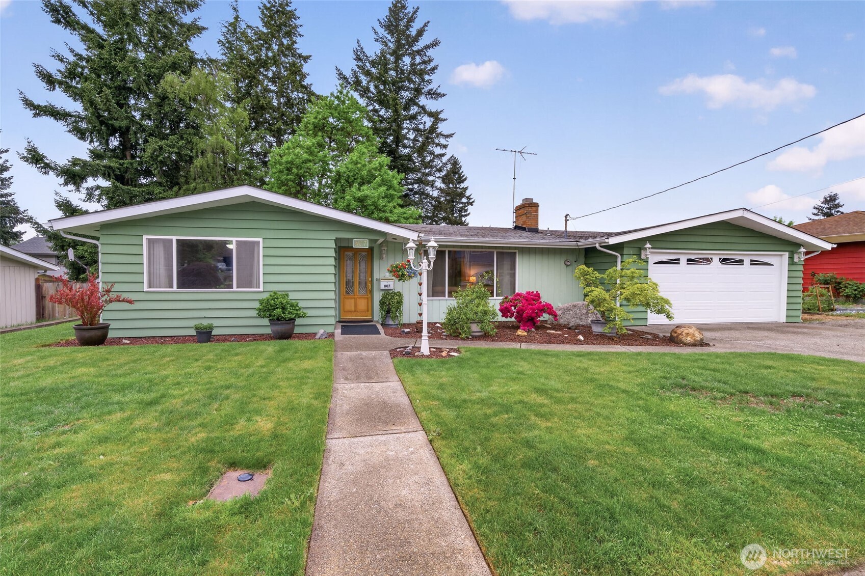 807 Jefferson Avenue NE, Renton, WA 98056-3721