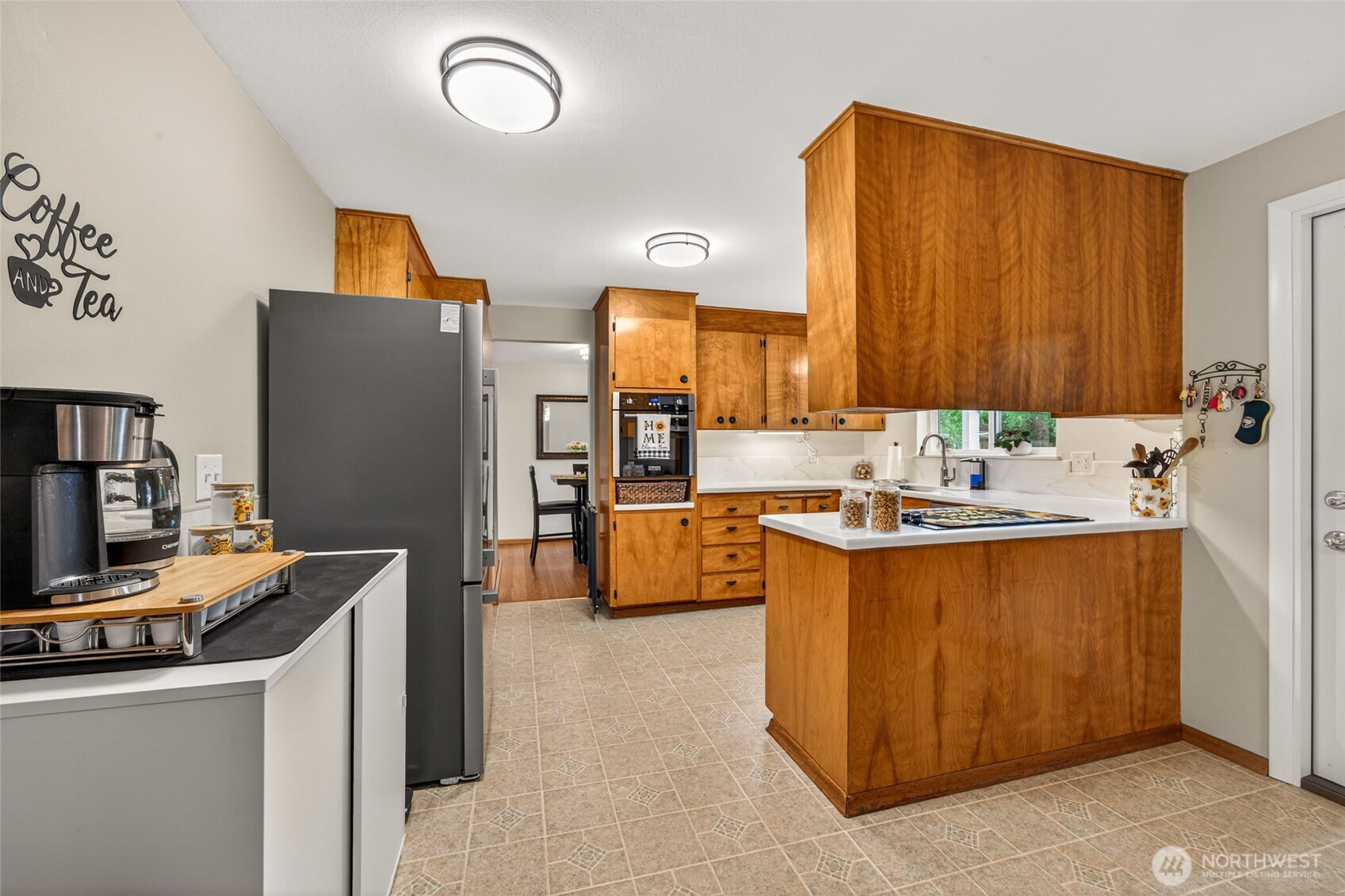 807 Jefferson Avenue NE, Renton, WA 98056-3721