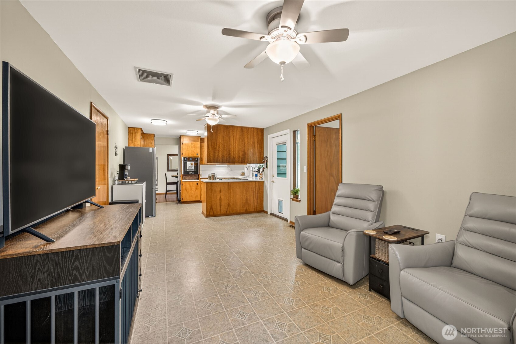807 Jefferson Avenue NE, Renton, WA 98056-3721