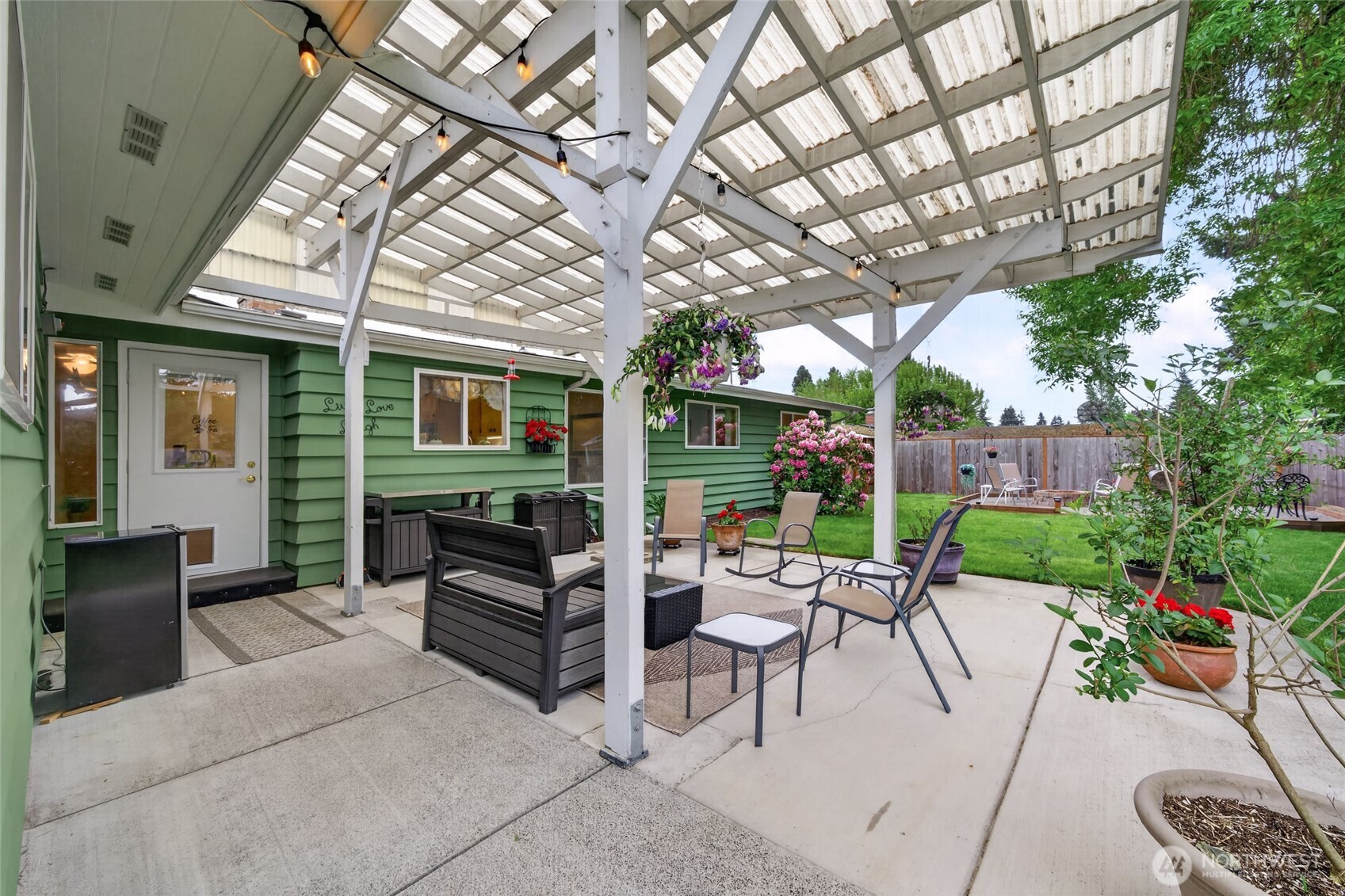 807 Jefferson Avenue NE, Renton, WA 98056-3721