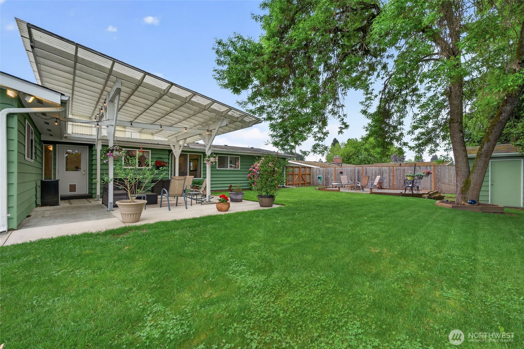807 Jefferson Avenue NE, Renton, WA 98056-3721