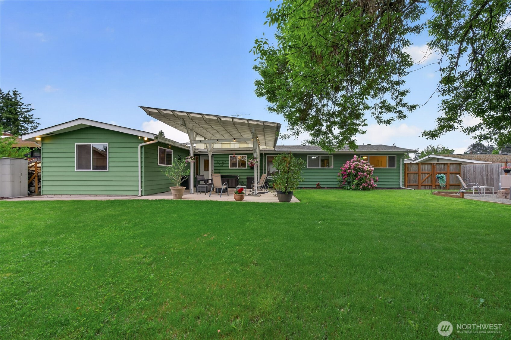 807 Jefferson Avenue NE, Renton, WA 98056-3721