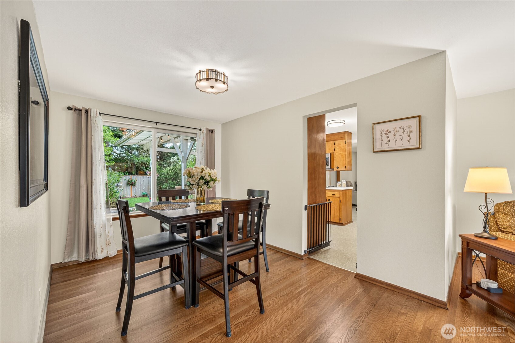 807 Jefferson Avenue NE, Renton, WA 98056-3721