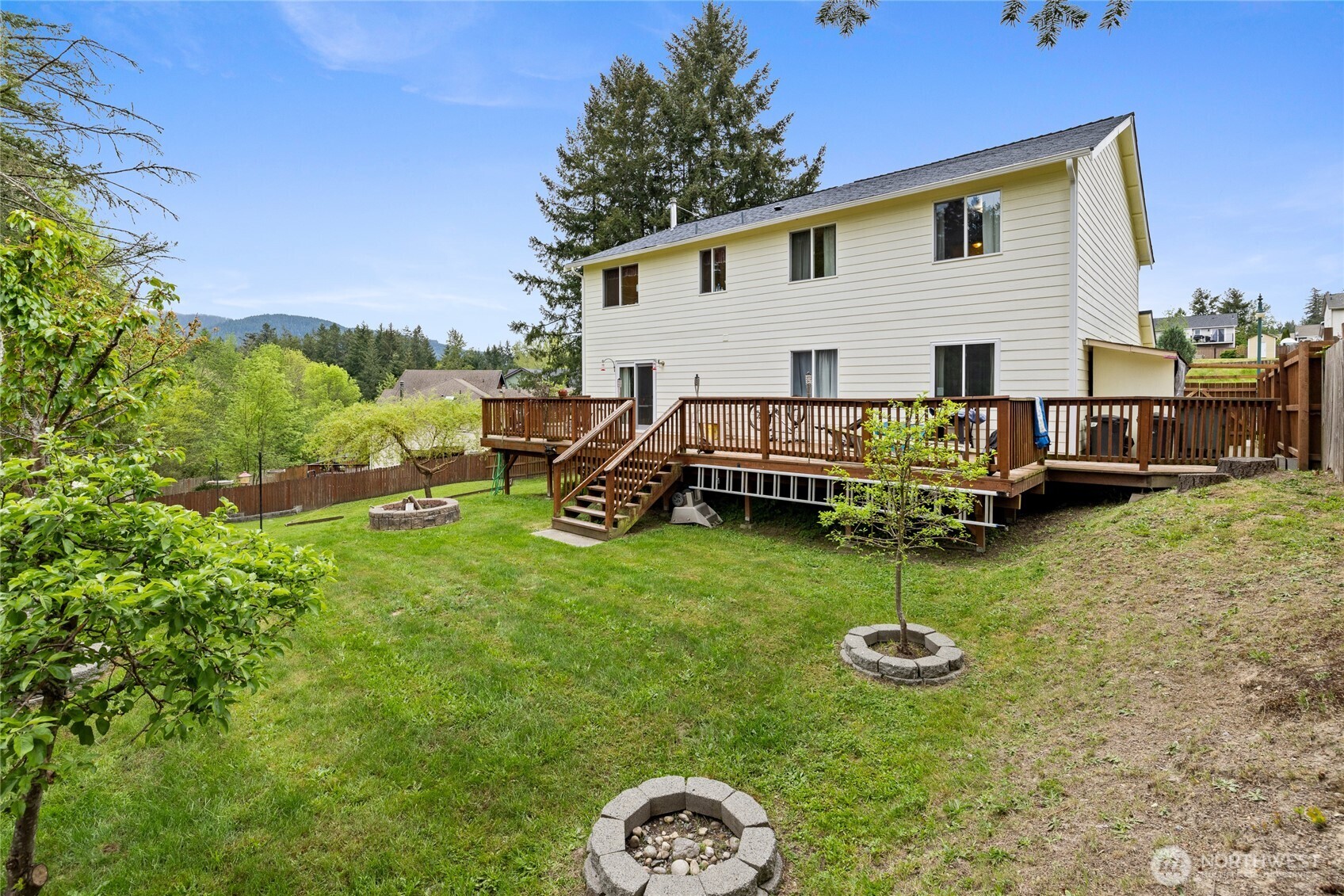921 Erin Lane W, Eatonville, WA 98328