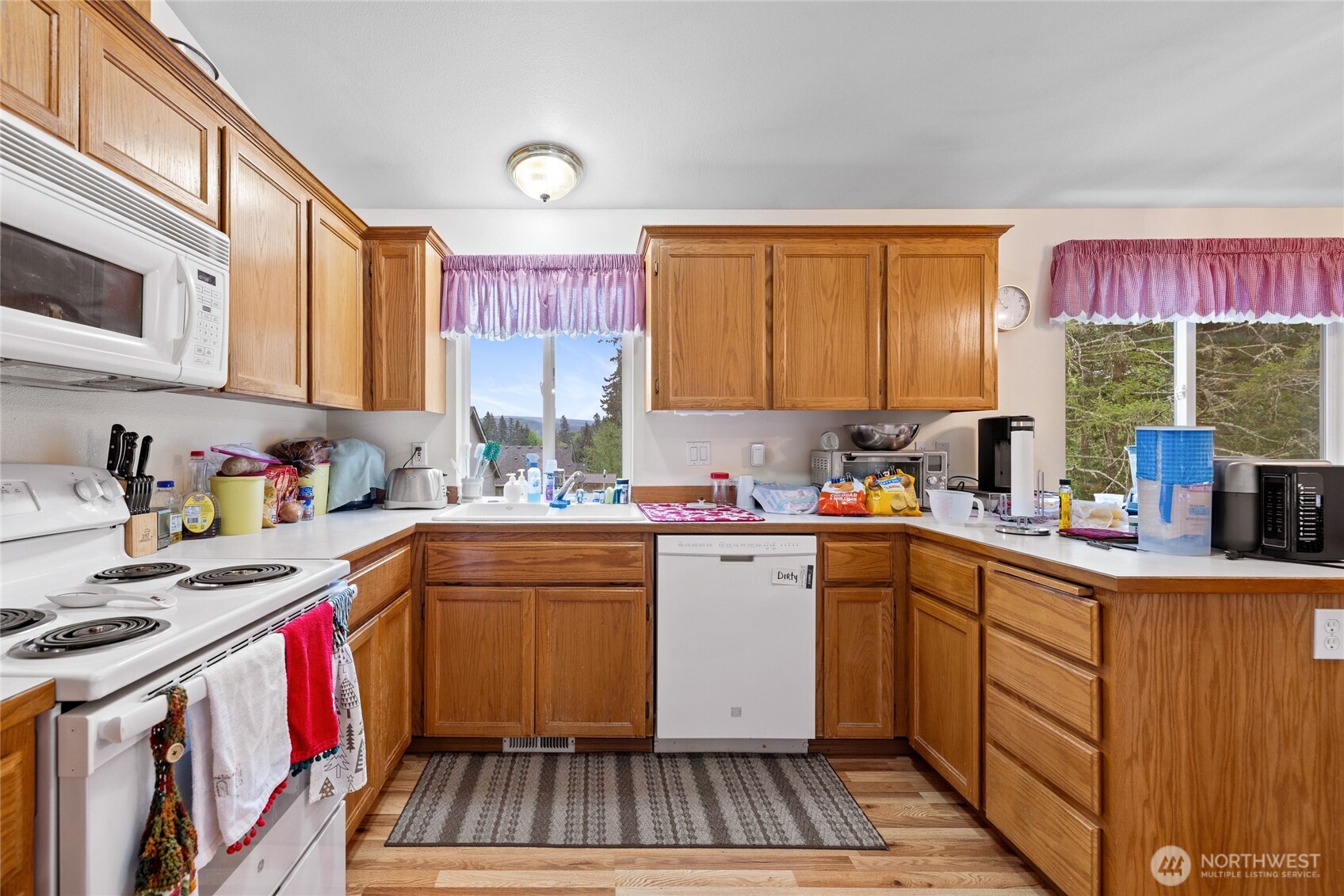 921 Erin Lane W, Eatonville, WA 98328