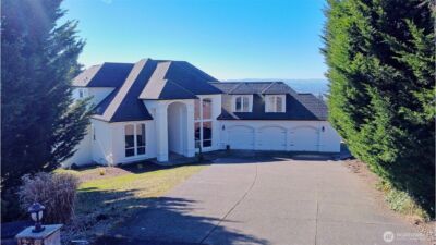 130 upland Drive , Woodland, WA 98674
