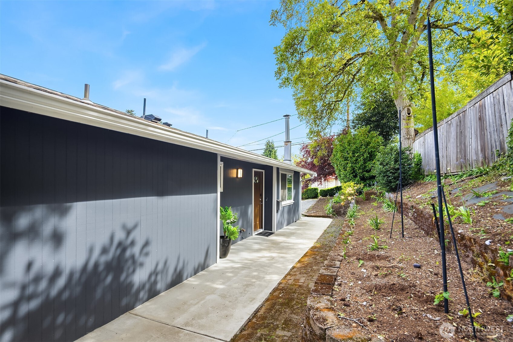 3912 S Orcas Street , Seattle, WA 98118