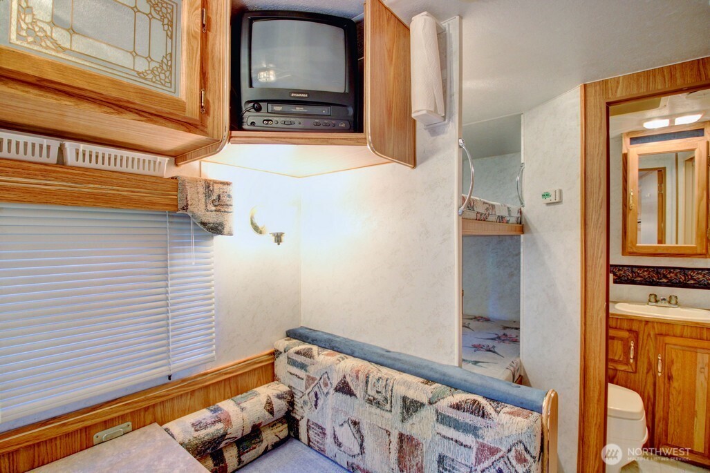 106 Gold Rush Road , Deming, WA 98244