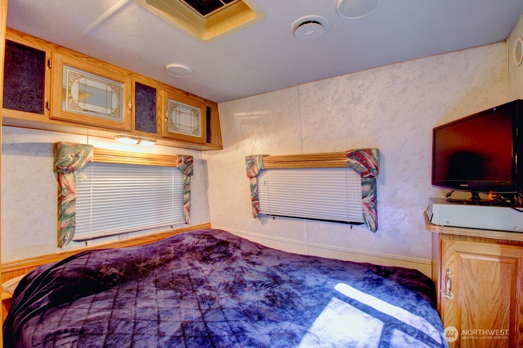 106 Gold Rush Road , Deming, WA 98244