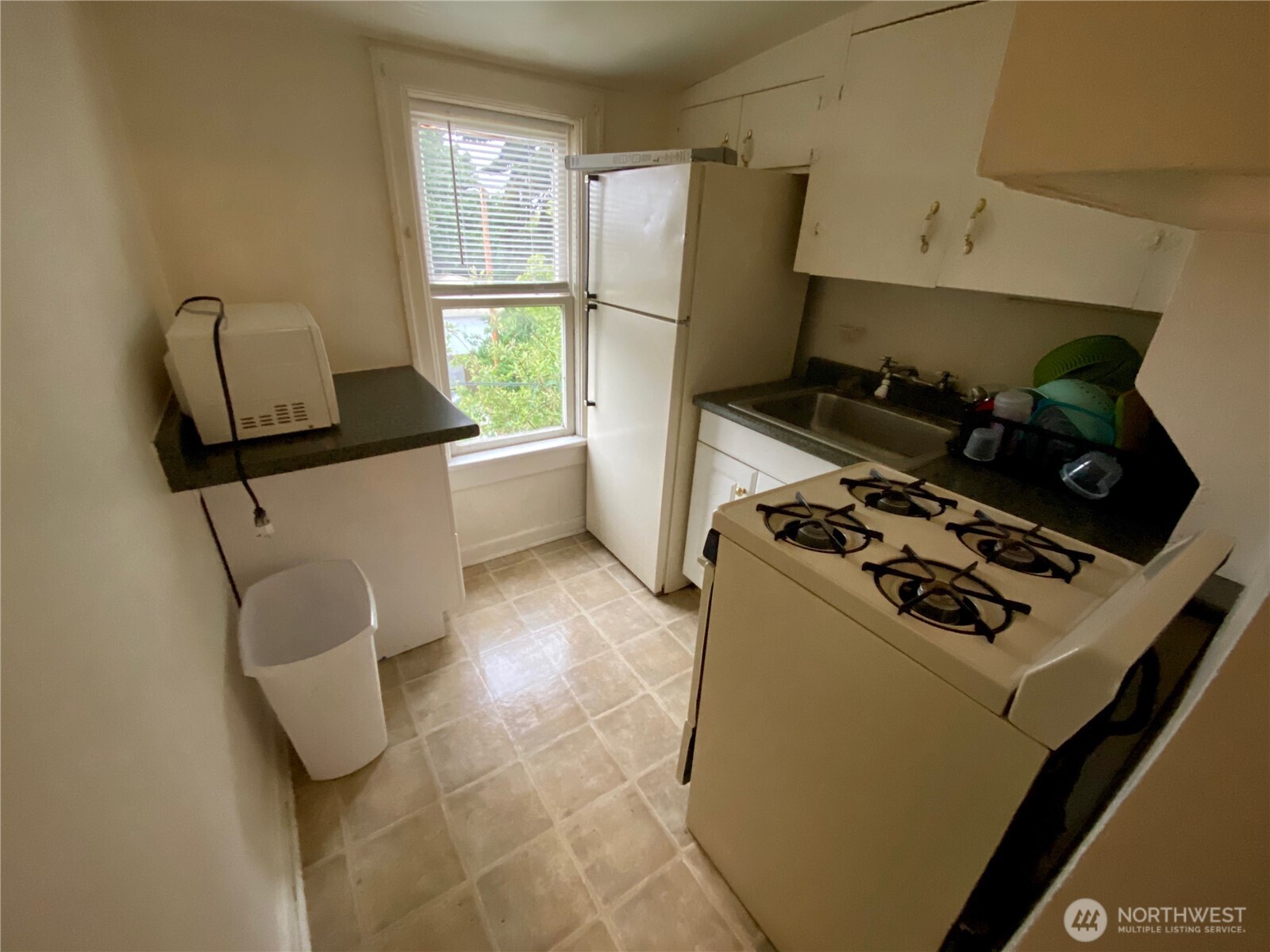 2515 Oakes Ave , Everett, WA 98201