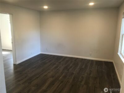2515 Oakes Ave , Everett, WA 98201 - Photo 2