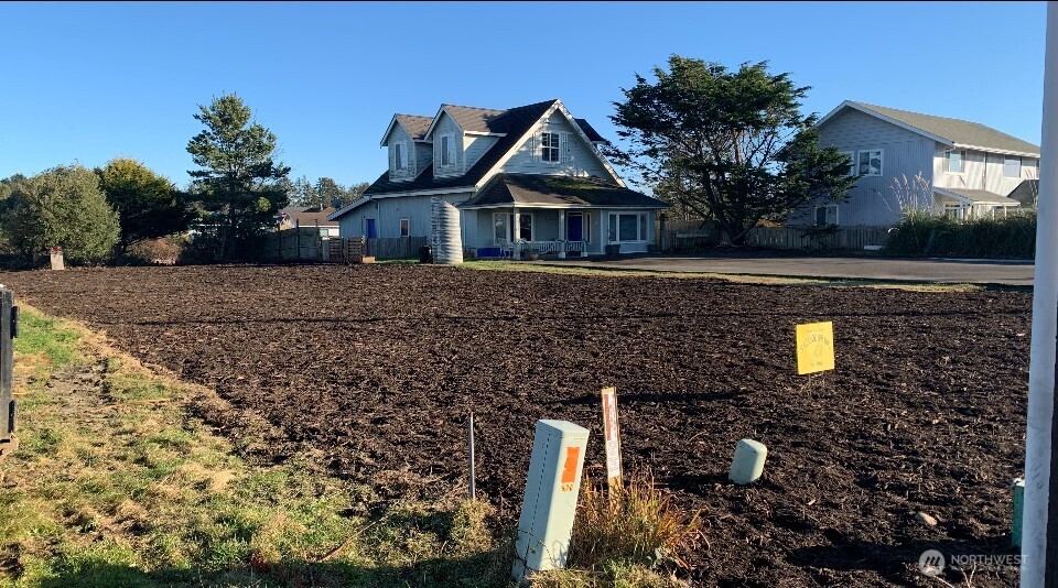 584 Point Brown Avenue NE, Ocean Shores, WA 98569