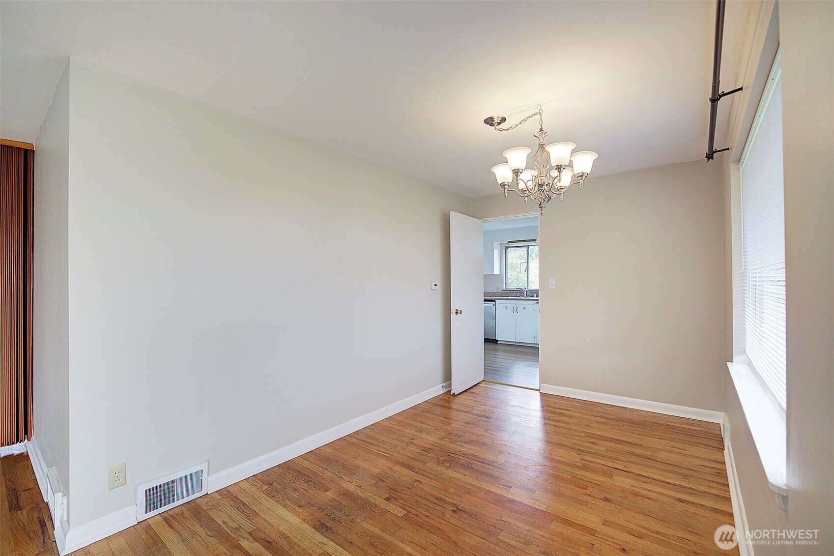 4045 29th Avenue W, Seattle, WA 98199-1743